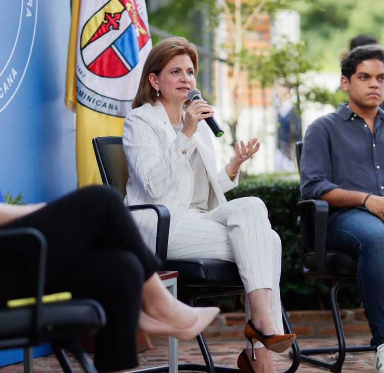 Vicepresidenta destaca en importancia de las reformas que introducirá el gobierno para la construcción de una República Dominicana más equitativa