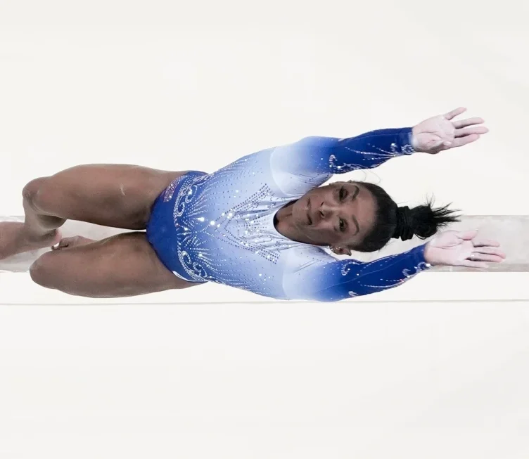 Simone Biles se resbala en la final de viga de equilibrio y pierde el podio olímpico