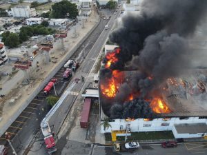 Sistema 911 coordina asistencia de incendio en zona franca de Rafey