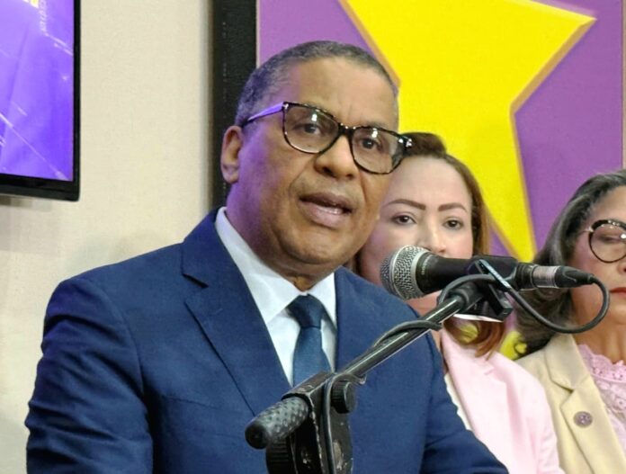 La denuncia del PLD vuelve al debate nacional, tras afirmar que existe intención de modificar el régimen de cesantía y afectar derechos laborales adquiridos.