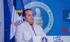 José Ignacio Paliza reafirma su propuesta de que Luis Abinader asuma la presidencia del PRM cuando su mandato interno concluya en 2026, destacando su liderazgo y el compromiso con la unidad partidaria.