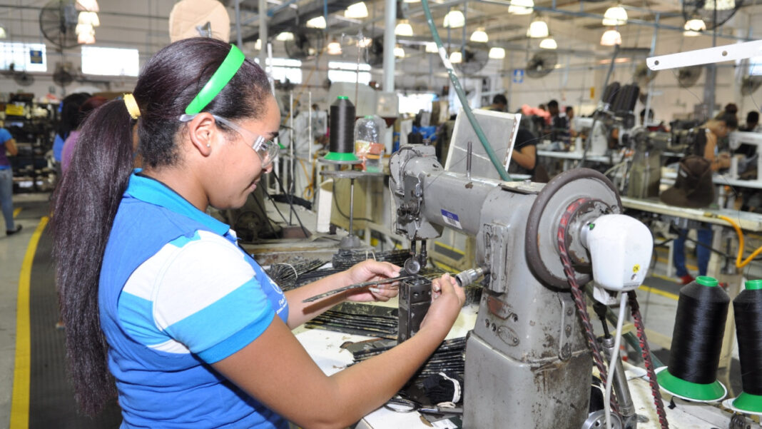 Gobierno destaca crecimiento del empleo y dinamismo económico