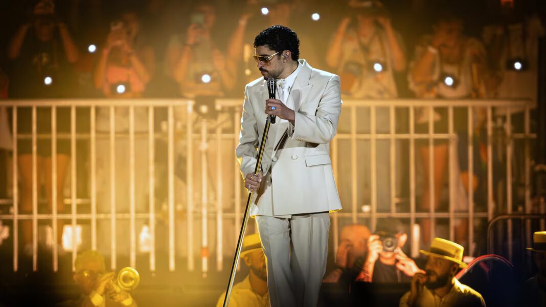 Bad Bunny rinde homenaje a Willie Colón y exalta su legado salsero