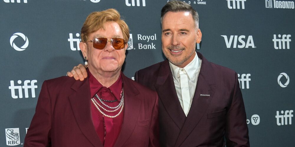 Elton John alza la voz y denuncia campaña mediática en su contra
