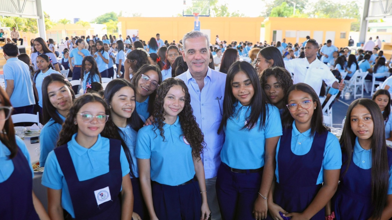 Abinader resalta instalación de hub digital de Google en el país