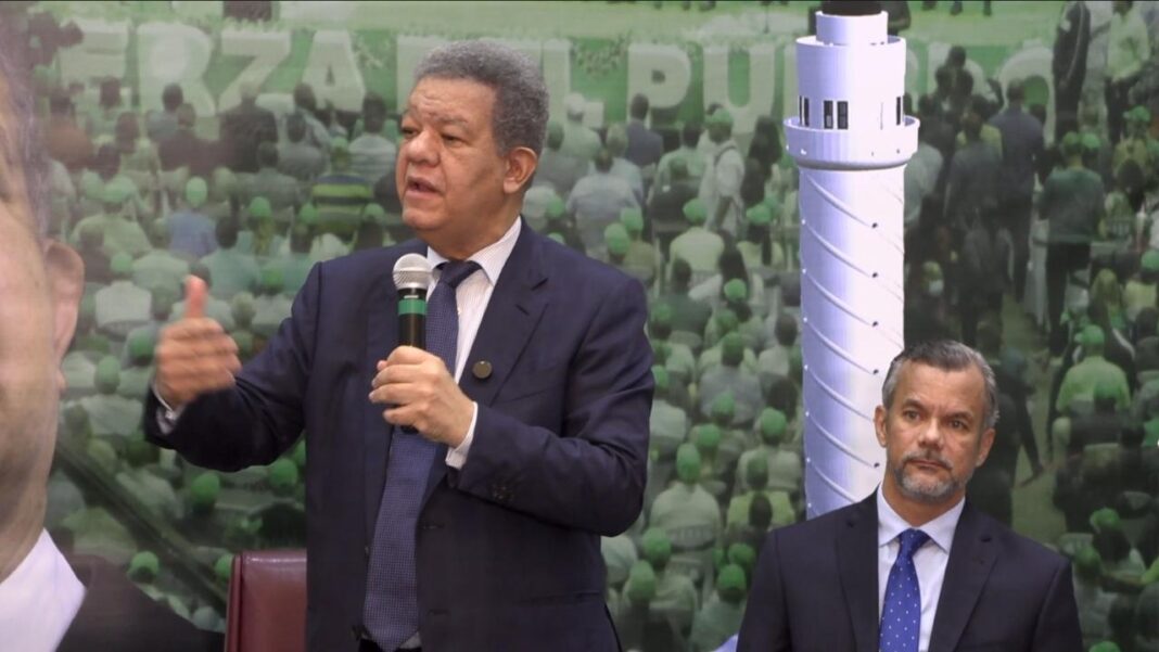 Leonel cuestiona precios del pollo y aviva el debate sobre el costo de la vida