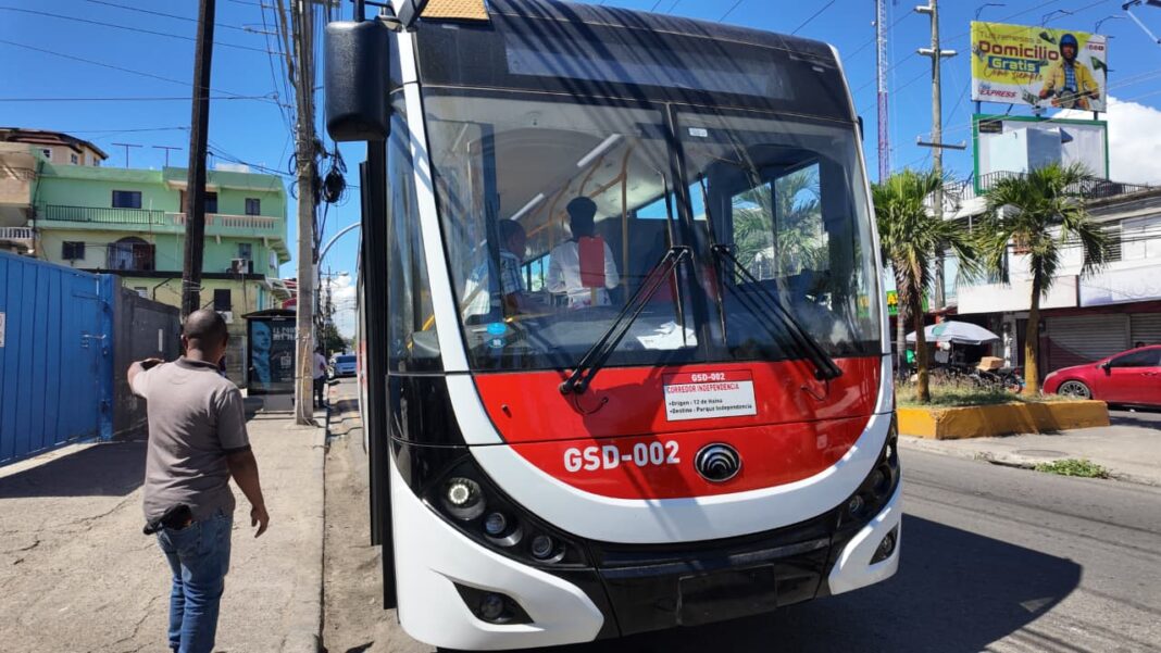 Usuarios celebran llegada de nuevos autobuses y destacan mayor comodidad