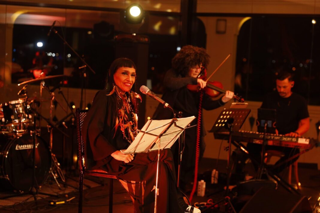 Pat Pereyra ofrece mágica noche en el Centro Cultural Banreservas