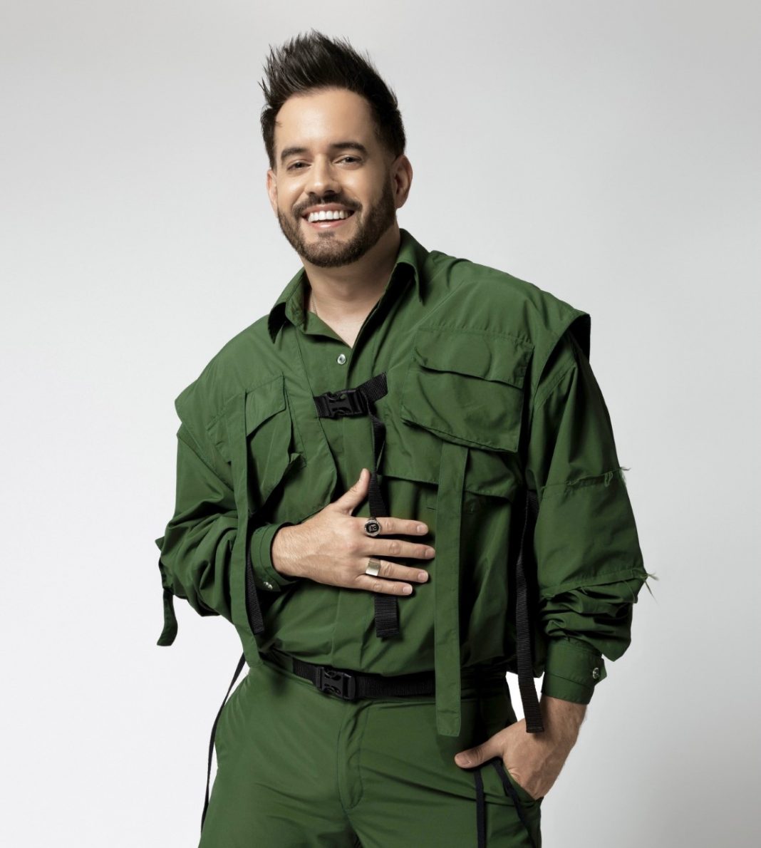 Manny Cruz se convierte en viral con su más reciente contenido