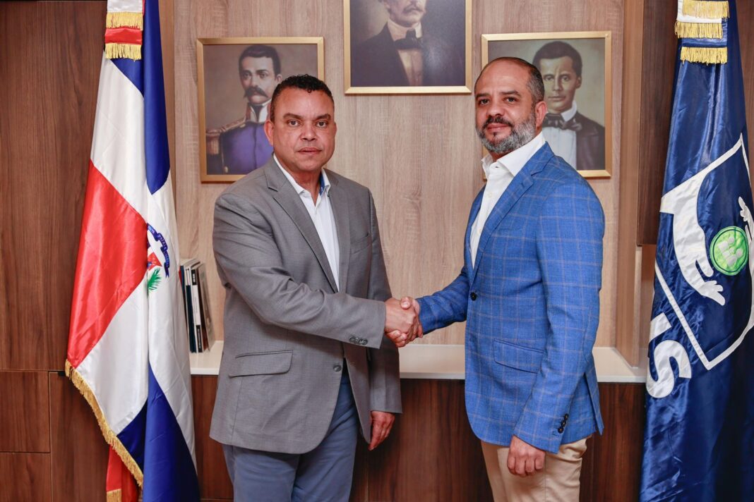 Designan nuevo director y subdirector en el Hospital Marcelino Vélez Santana