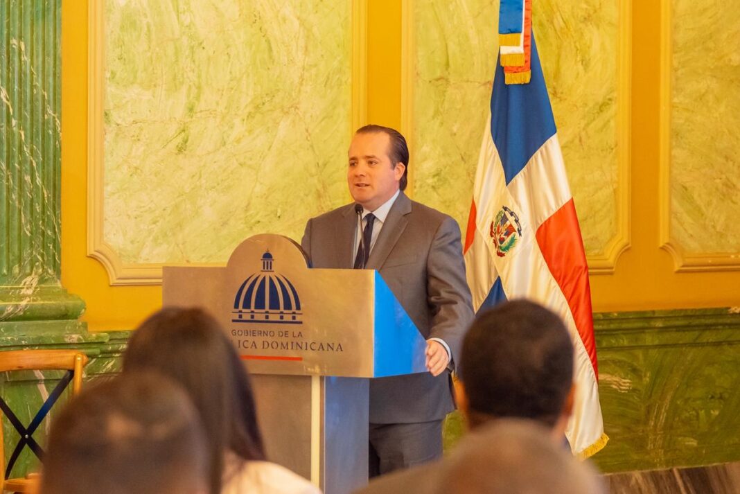 Gobierno presenta proyecto para impulsar el desarrollo económico