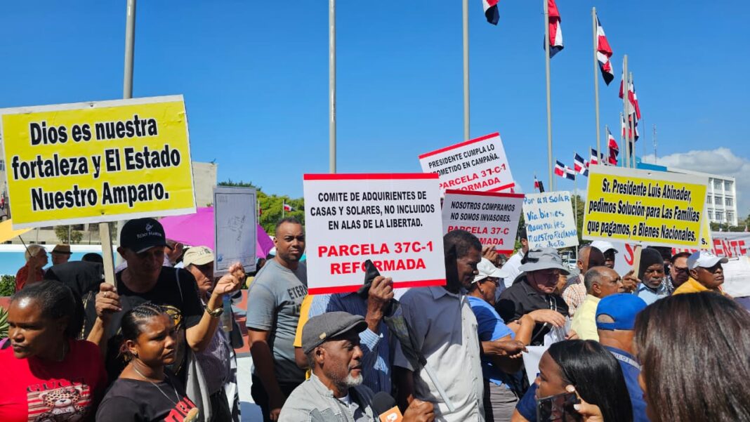 Afectados por Bienes Nacionales reclaman solución a su situación