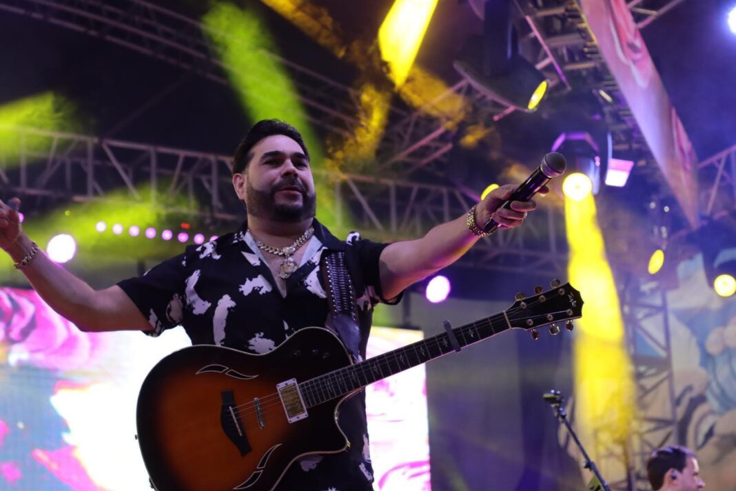 El Chaval de la Bachata se presenta en el Agganis Arena de Boston