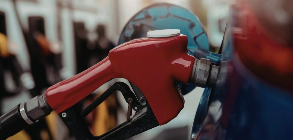 La Comisión Europea estima en 14,000 millones el impacto de la guerra y recomienda ahorrar combustible