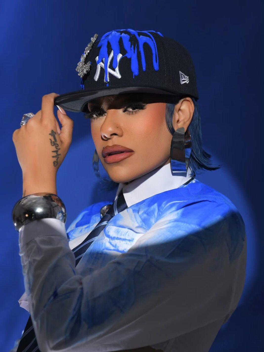 La Insuperable conquista portada de revista y reafirma su presencia en la música urbana