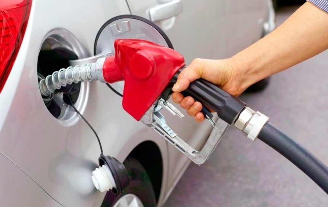Gasolina en Estados Unidos registra variaciones en medio de cambios del mercado
